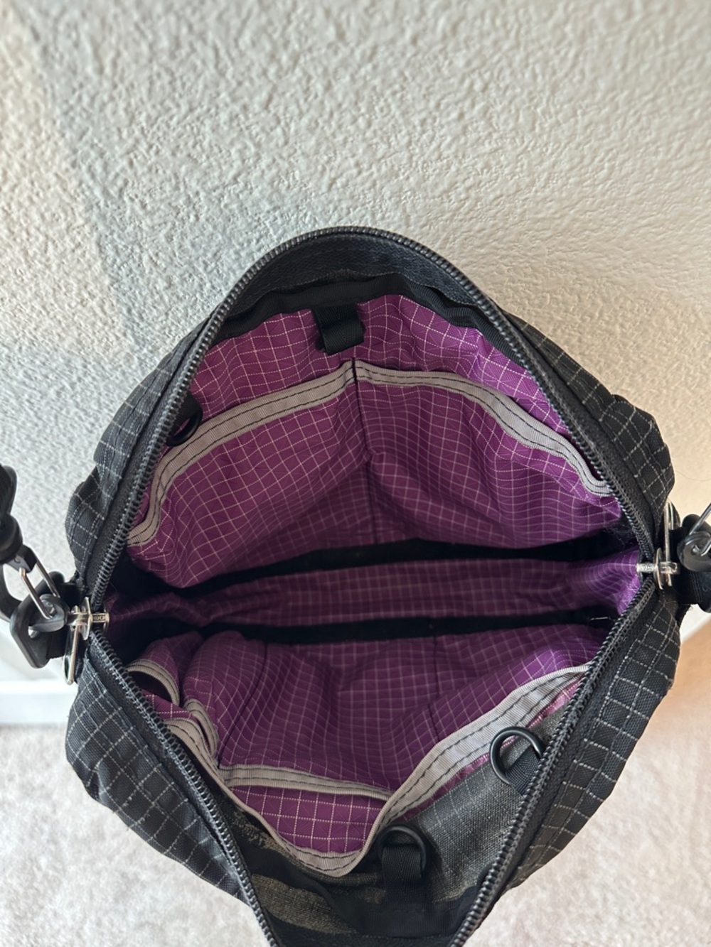 Tom Bihn Side Kick Crossbody Bag - Picture 7 of 11